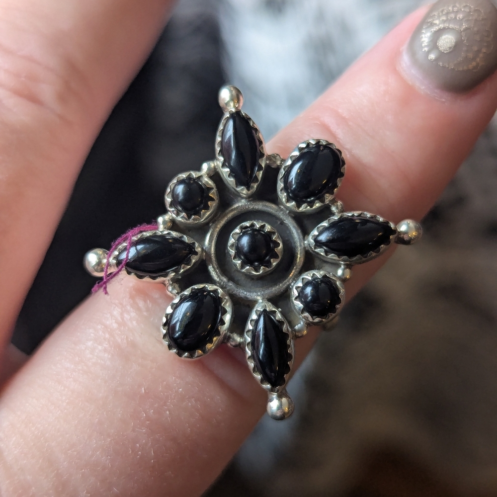 Sz 8 Elegant Onyx and Sterling Silver Women's Ring
